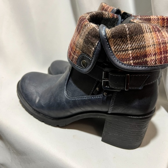 Stylish Navy and Brown Plaid Cuff Heeled Boots - Picture 2 of 9